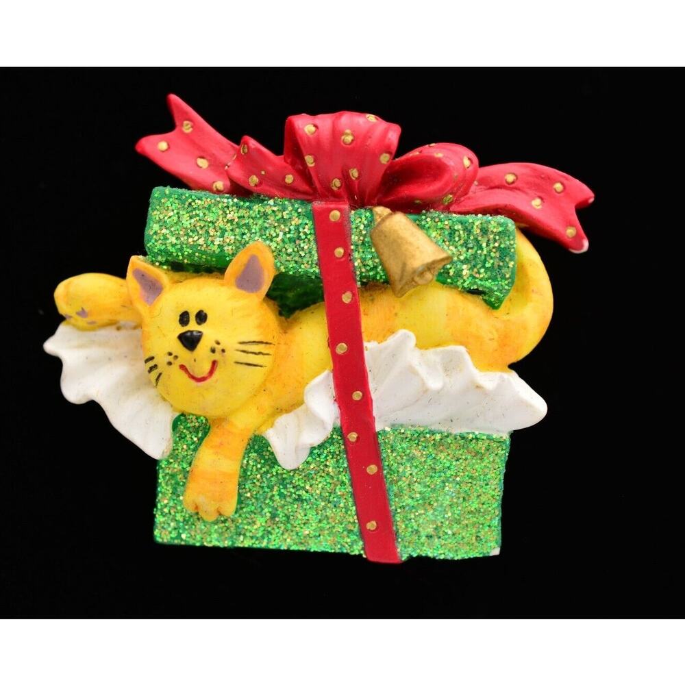 Vintage Christmas Cat Pin Brooch Present Glitter Enamel Gift Box 1990s 90s BinAQ
